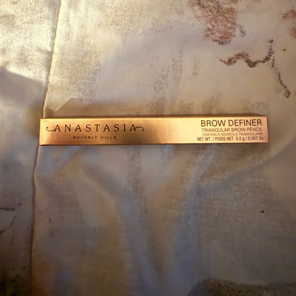 Anastasia Beverly Hills Brow Defier in “Taupe” - Picture 3 of 5
